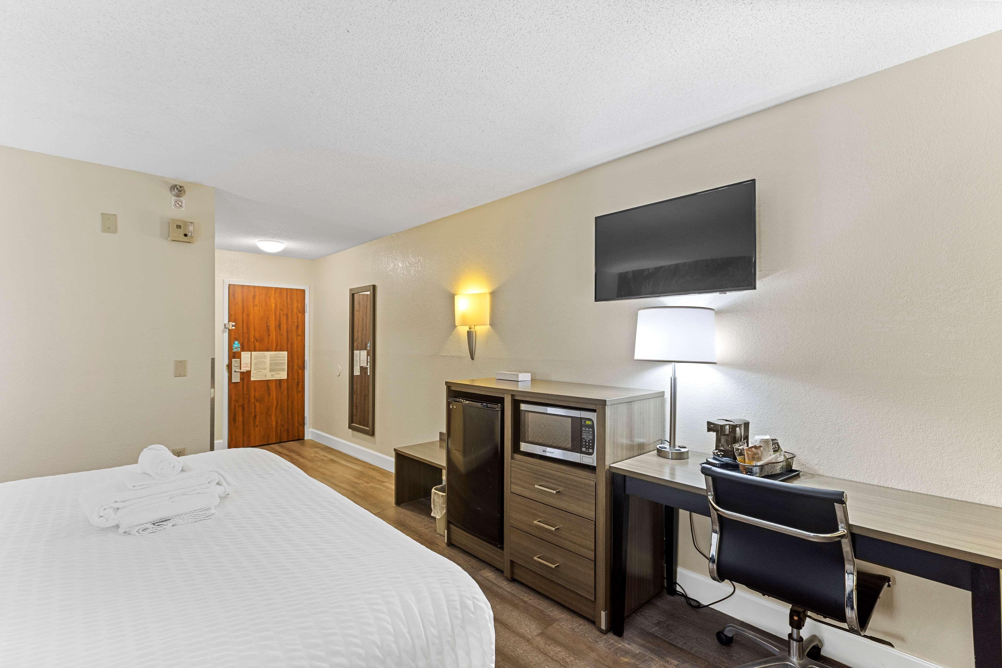 Glo Best Western Savannah-Gateway I-95 Exterior photo